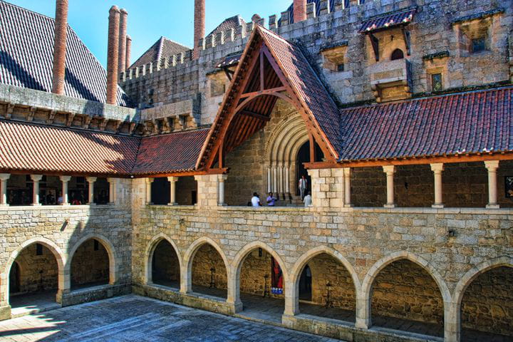 Palace of the Dukes of Braganca in Guimaraes | 1·2 Tours