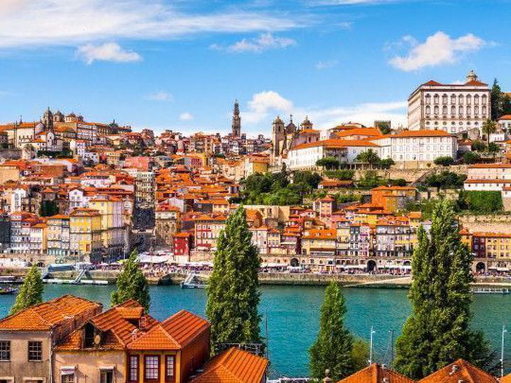 See you under the green umbrella in Porto!