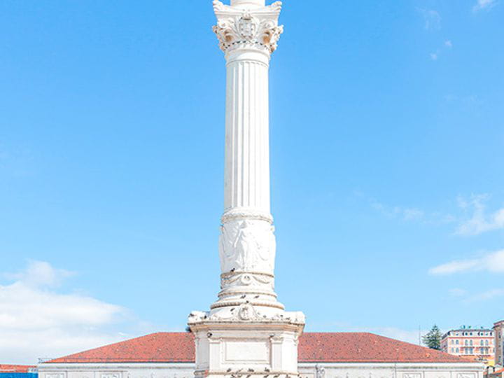 Conoce la plaza del Rossio y Pedro IV en Lisboa