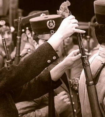 Carnation Revolution Free Tour